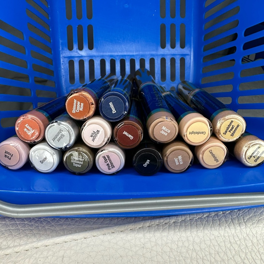 17 unopened SeneGence shadowsence